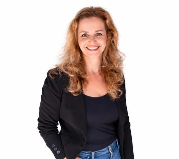 מסמנכ"לית שיווק למלוות מנהלים ומורה ליוגה