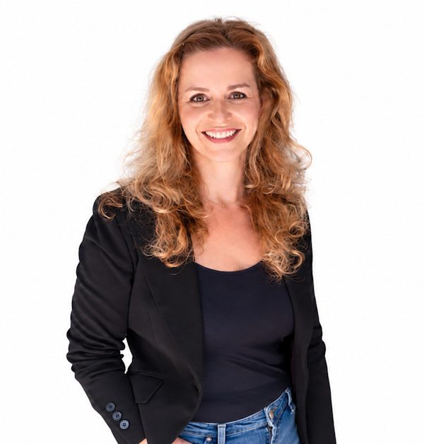 מסמנכ"לית שיווק למלוות מנהלים ומורה ליוגה